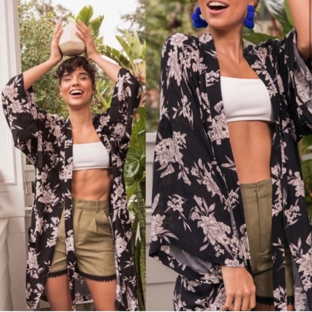 Spiritual Gangster Anthropology Black floral Women’s Maya Kimono One size